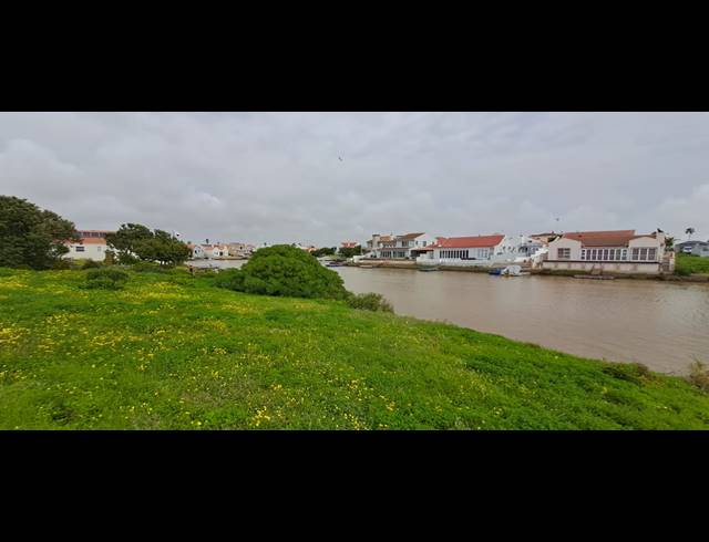 958M² VACANT LAND FOR SALE IN PORT OWEN
